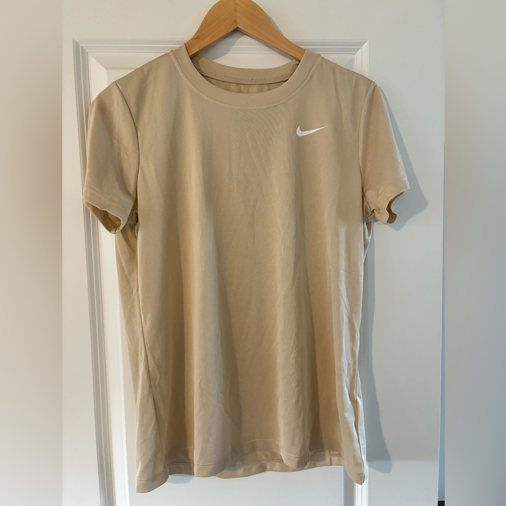 Nike Dri-Fit short sleeve tee in beige/sand - never worn - in new condition